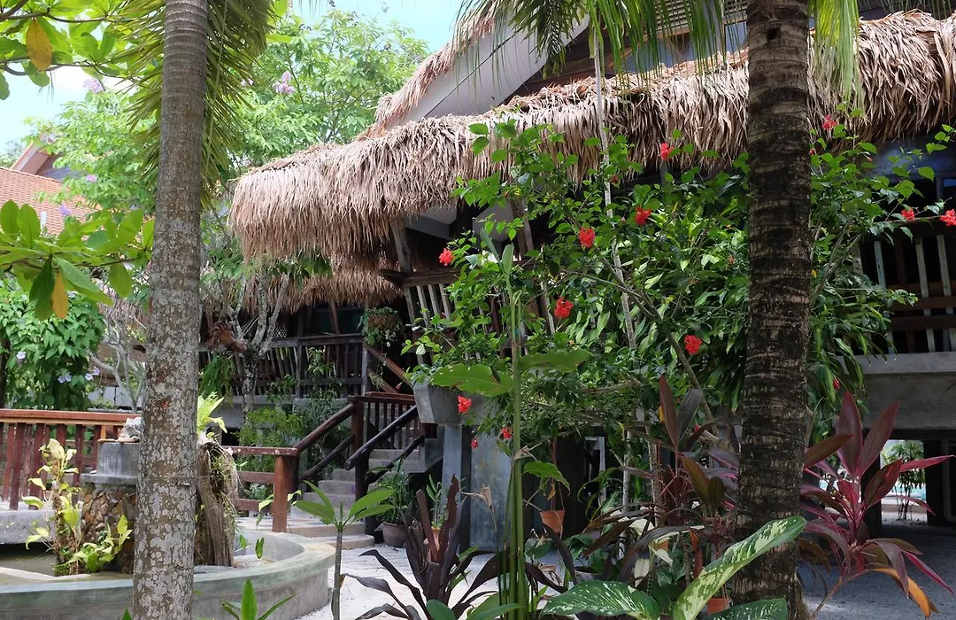 Panji Panji Tropical Wooden Home-1